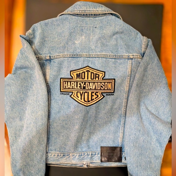 Harley Davidson Women’s Embroidered Denim Jacket Large - Picture 1 of 6